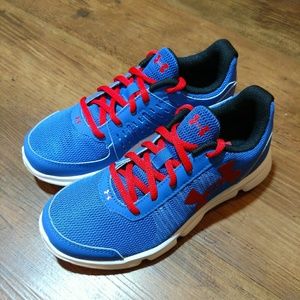 NWT Under Armour BPS Speed Swift Boys Sz 2.5